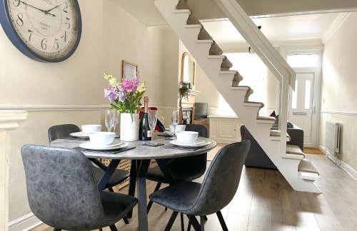 The Racecourse - Quaint Victorian Home With Free Parking - Foto 2