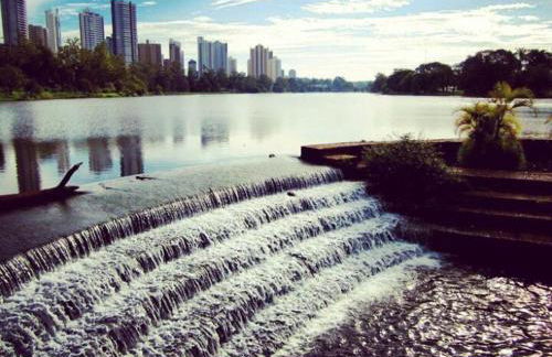 Quarto com cama de casal bem aconchegante - Foto 30