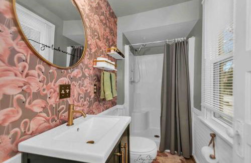 Beachglass Cottage - Family Friendly Kids and Pets - Photo 17