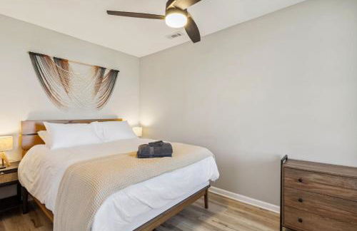 Spacious Home with Game Room - 9 mins from Cedar Point - Foto 2