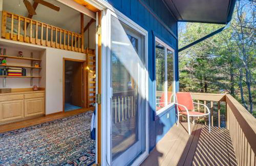 Near Skiing Lakefront Gem with Kayaks in Long Pond - Foto 21