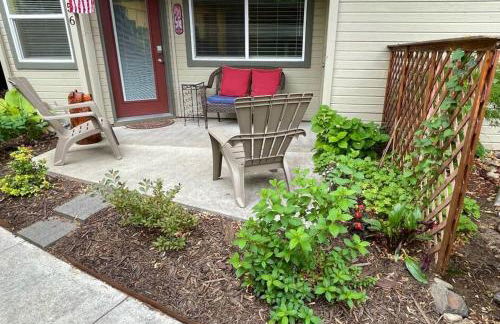 Hidden Gem in SE Boise with hot tub and wood burning fireplace - Foto 1