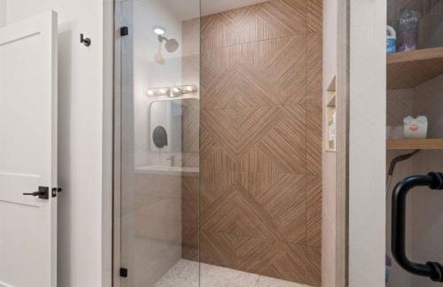 Modern Coastal City Stay Waterfront and Airport - Foto 6