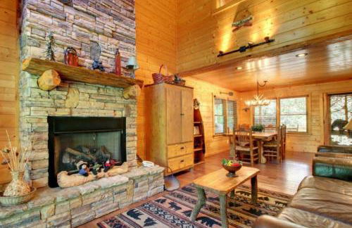 Astounding River View - Outdoor Hot Tub, Volleyball Net, Game Room + More! - Foto 11