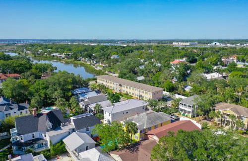 Cozy Quiet St Augustine Private Condo - 2bed, 1 bath, Sleeps 6, Steps to Historic St Augustine Center & All Tourist Attractions, Restaurants, Cafes, Backyard, Porch - Foto 42