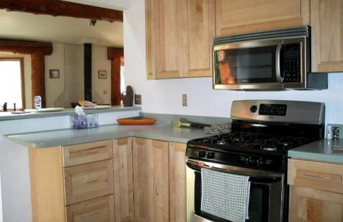 Riverside Cabin with Rare Claw-Foot Bathtub, Montana - Foto 14