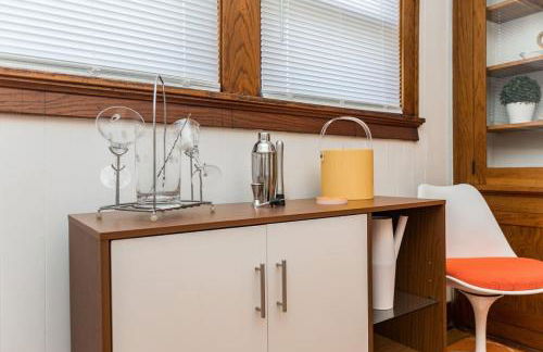 1960s Gem-Close to Downtown And In a Quiet Area - Photo 10