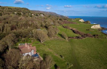 Inglewood - Historic retreat with incredible sea views - Photo 25