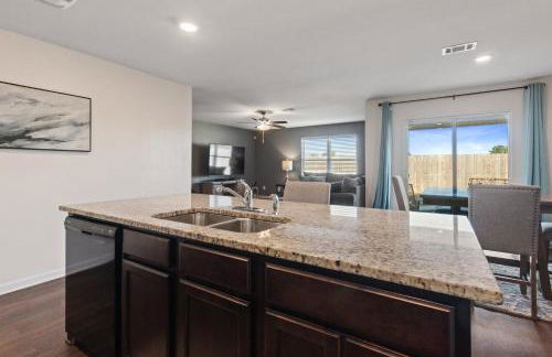 New Bama Retreat Sleeps 8 - Foto 1