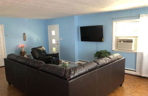 Beach Front on the Bay in our Rustic, Pet Friendly Cottage home - Photo 36