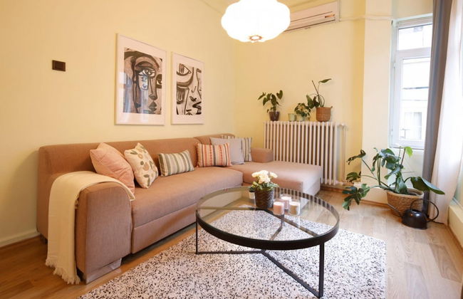 Vibrant Flat With Excellent Location in Beyoglu - Photo 1