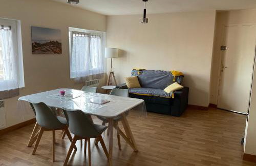 Grand T2 Côte de granit rose plages et commerces à proximité - Foto 2