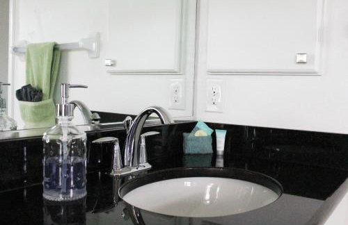 Paradise Home, Tranquil canal view 3-BDR in Golfers paradise - Foto 53