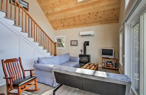 Lakefront Meredith Home: Private Beach & Fire Pit! - Foto 4
