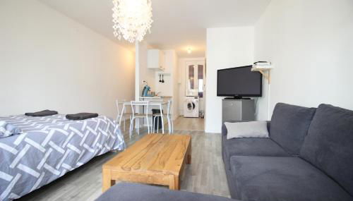 Chez Simon - Verdun Centre - Studio - 1 LIT et canapé convertible - Internet et TV - 4 personnes - Géré par Presta-Zen'Services - Foto 5