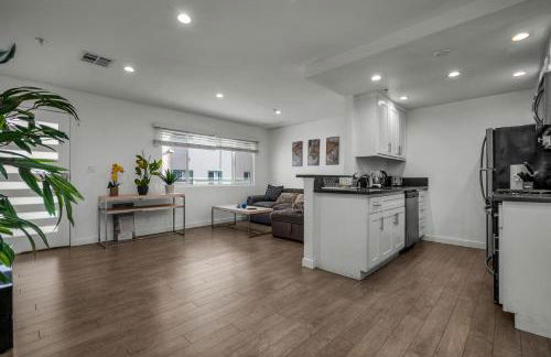 Chic Large 1-Bedroom in Hollywood 10 Min Away From Downtown LA - Foto 2