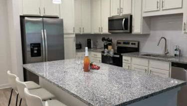 Luxury Resort Living, Pool, BBQ, Fitness Center, 1st Floor, Minutes 2 May Clinic - Foto 2