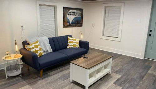 3 Bed 2 Bath Renovated Home Near The Lake - Foto 3