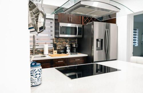 Luxury Retreat 3B ,2Ba POOL , Coral Gables Center - Photo 53