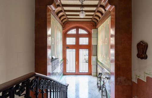 Modernist Family Apartment by PriorityVillas - Photo 21