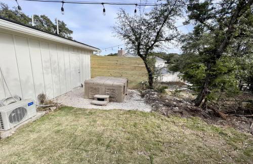 Hummingbird Haus - Hill country views on 20 acres with firepit - Photo 12