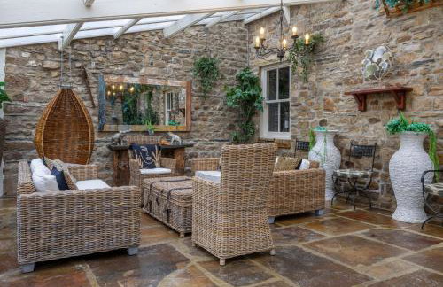 Sun Hill Farmhouse - Photo 6