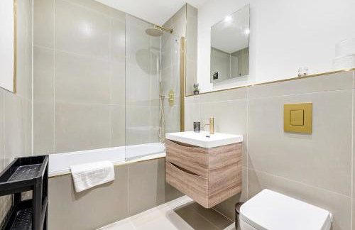 Chic 2Bed Apartment in Heart of Altrincham - Pass the Keys - Foto 17