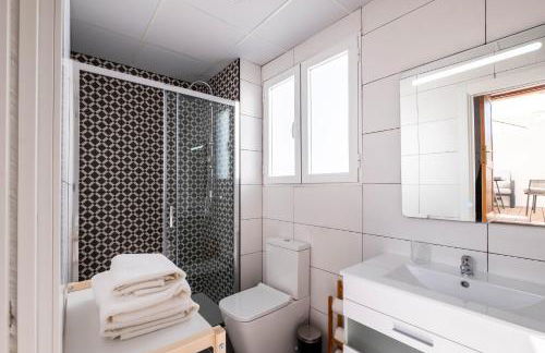 Spacious Penthouse with Massive Terrace - Photo 40