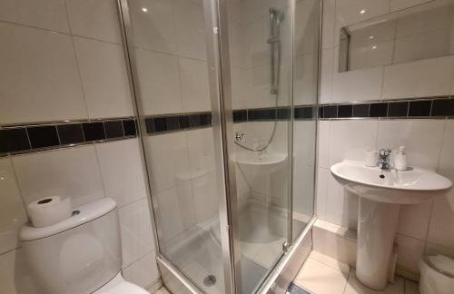 2 Bedroom 2 Bath Apartment, sleeps 4, Town Centre - Foto 4