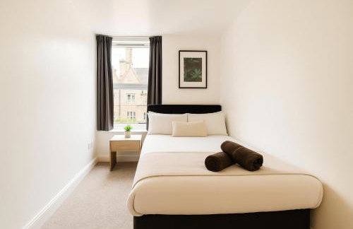 8 Person, 4 Bedroom Light, Warm & Modern Apartment - Foto 15