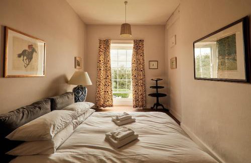 Thirsk Hall South Wing, North Yorkshire - Photo 4