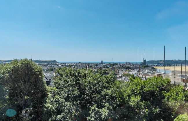 The Penthouse By Pureserviced - Photo 5