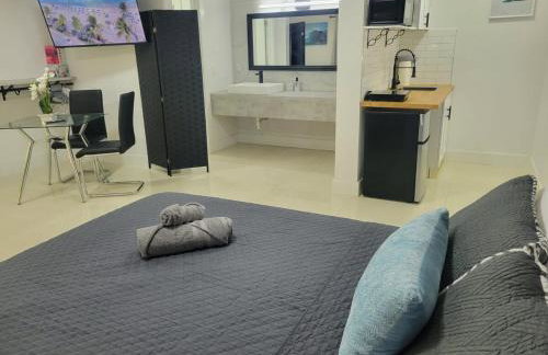 Kevin#B Chic Studio with Patio near Fort Lauderdale Beach - Foto 13