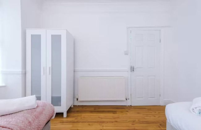 Spacious 4-Bed House Manchester - Foto 13