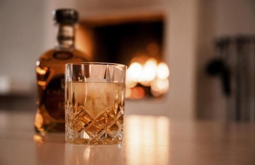 GUT KLETKAMP "Penthouse im Schloss" - Premium-Ferienwohnung mit 5 Schlafzimmern auf 400qm I Kamin I 2 Wohnzimmer I Garten & Terrasse I Wald- und Seeblick I Profi-Küche I 15 Min zur Ostsee I Parkplätze I WLAN - Foto 30