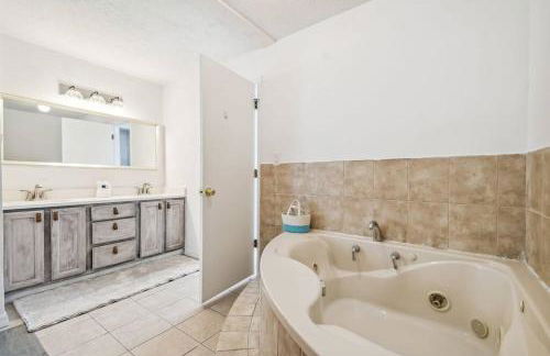 TRANQUILITY! PRIVATE Gated Estate! Boats, RVs OK! Has Separate Apt, Fishing, Hiking, LOW Rates! - Foto 25