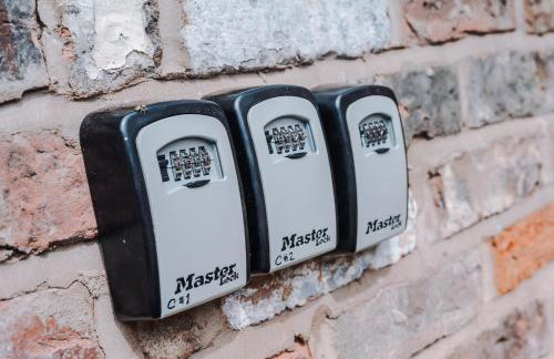 Chic 2Bed Apartment in Heart of Altrincham - Pass the Keys - Foto 25