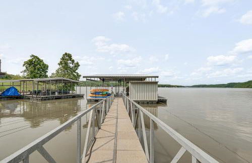 Views and Private Dock Lake of the Ozarks Retreat! - Foto 37