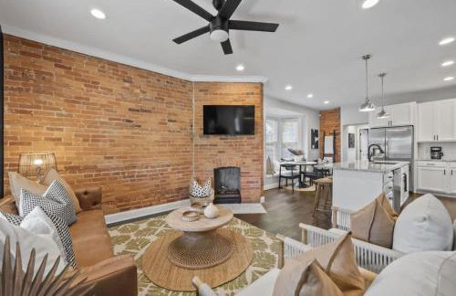 Hanford House w Hot Tub,Sauna,Bar - Photo 7