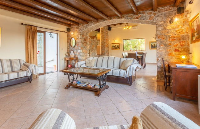 Villa Melina Private Pool Walk to Beach Sea Views A C Wifi Car Not Required - 1605 - Foto 2