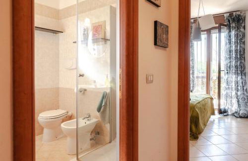 GuestHost - Equestrian Apt With Private Parking - Foto 10