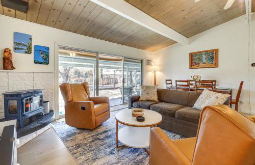 Clear Lake Gem on Canal with Dock Dogs Welcome! - Foto 1