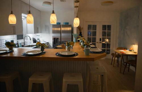 The Peacock Bungalow- Heated Pool & Jacuzzi- 5 min to beach! - Foto 13