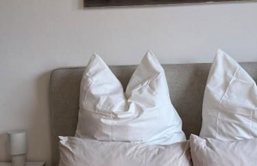 Yeganeh Stays Cologne - Foto 15