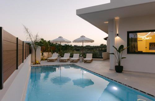 Emerald Harmony Villa with Private Pool & Jacuzzi - Photo 22