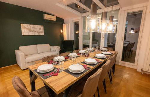 Munich Large Apartment 145 qm and 5 Bedrooms with Roof Terrace in centrally located 1 to 14 Guests - Foto 1