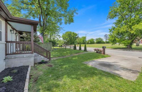 Single Story Pet Friendly Home, with Fenced Yard, Fire Pit, 5min to Downtown!! - Foto 31