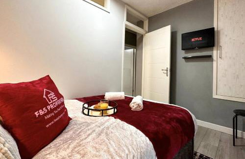 Joyful Jungle Jewel wBalcony & Foozeball-Ferndale - Foto 36