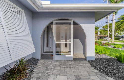 Villa Tiki w/ heated Pool very quiet & green Oasis - Photo 9