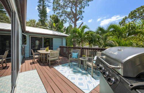 Gulf Access Waterfront Oasis with Heated Pool! Near Beach & Mercato! - Foto 30